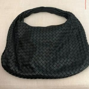 Medium bottega veneta black leather hobo bag